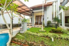 Family Only Private Pool Villa - De Reiz Mawar 3BR